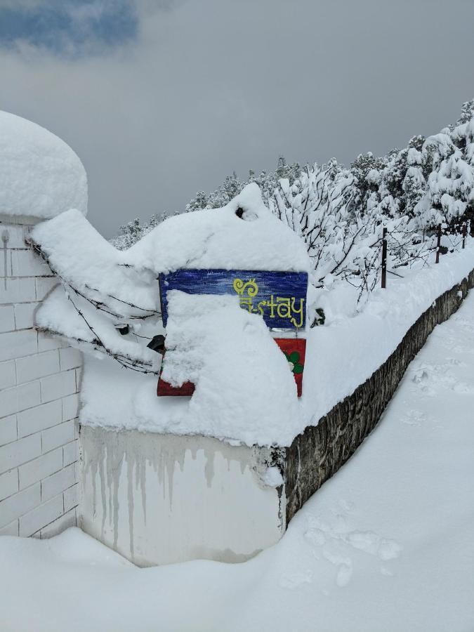 Namastay Himalayas, คานาตัล ภายนอก รูปภาพ